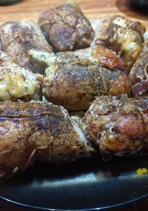 Una foto de Ataditos de pollo relleno con puré mixto