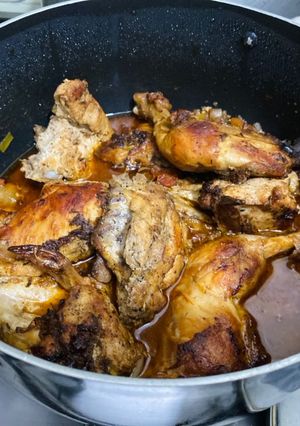 Une photo de Poulet 🍗 à la sauce tomate