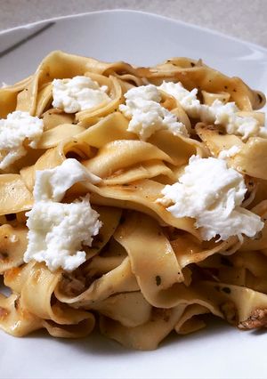 Tonhalas-mozzarellás taglietelle recept fotója