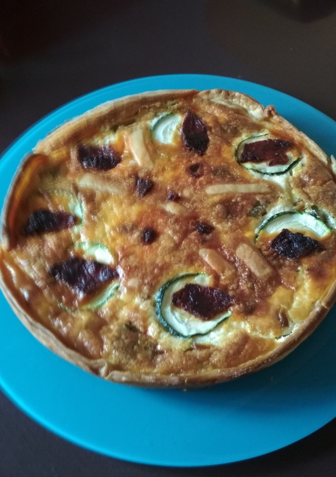 Una foto de Quiche de calabacín, puerro y mascarpone