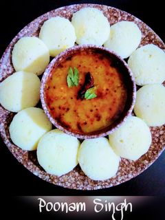 राईस इडली विद सांबर (rice idli with sambar recipe in Hindi) रेसिपी मुख्य फोटो