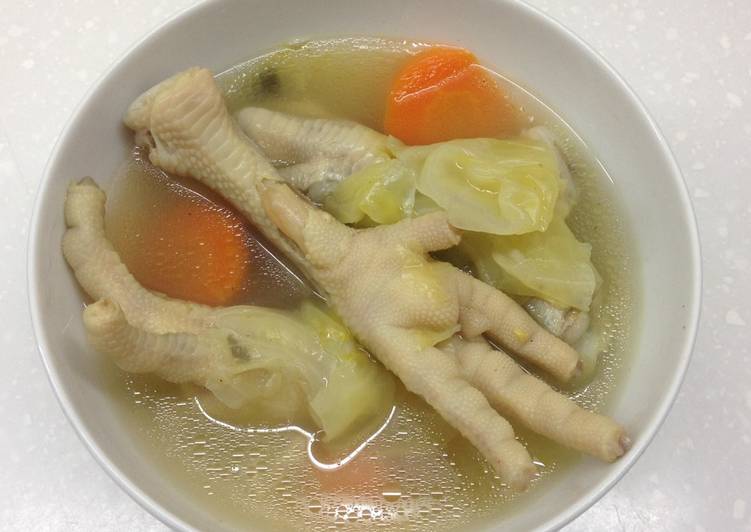 Sop ceker ayam 
Empuk 😋