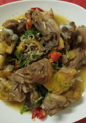 Hình của món Gà xào sả ớt.