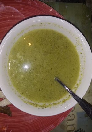 Una foto de Crema de zucchini y brócoli