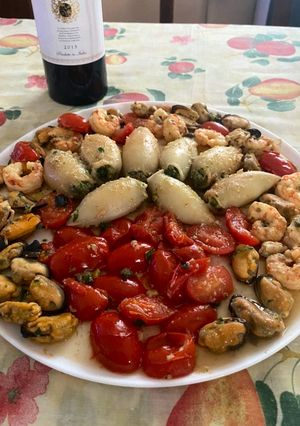 Foto di Calamari ripieni all’ amalfitana, con gamberi e cozze