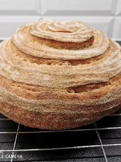 Kövön sült sörös komló-kovászos kenyér recept fotója