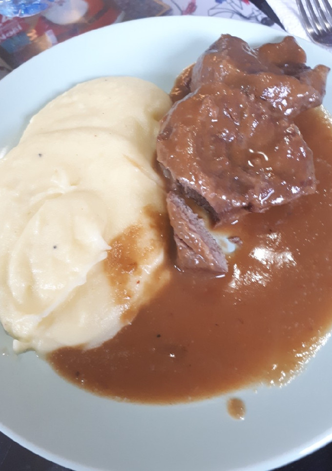 Una foto de Carrilleras de cerdo en salsa