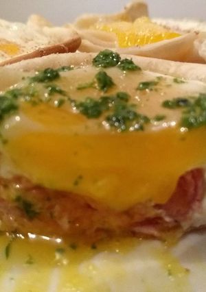 Una foto de Canastita de huevo y jamón