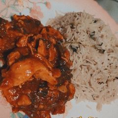 Chicken chilli with rice 🌾 A picture of Chicken chilli with rice 🌾.