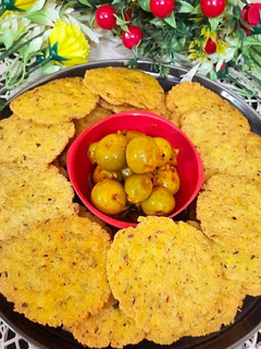 खस्ता मसाला मठरी (khasta masala mathri recipe in Hindi) रेसिपी मुख्य फोटो