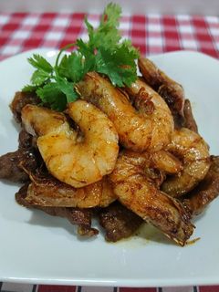 Hình của món Tôm rim thịt ba chỉ.