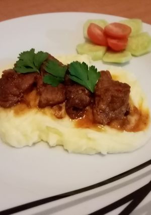 O poză a rețetei Carne de porc înăbușită in vin roșu! 🥩🍷.