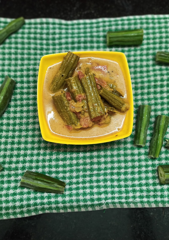 முருங்கைக்காய் பொரிச்ச குழம்பு செய்முறை முக்கிய புகைப்படம்