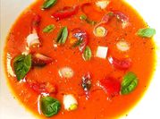 Una foto di gazpacho