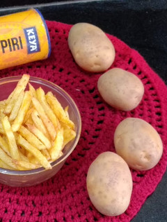 પેરી પેરી ફ્રેન્ચ ફ્રાય (Peri Peri French Fry Recipe in Gujarati) રેસીપી મુખ્ય ફોટો