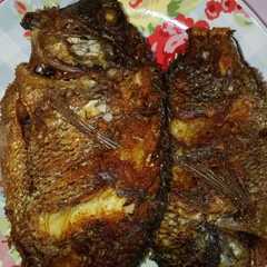 A picture of Ikan Mujaer/Ikan Mas Goreng Berbumbu.