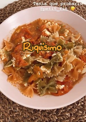 Foto principal de Pasta con tomates cherrys y queso