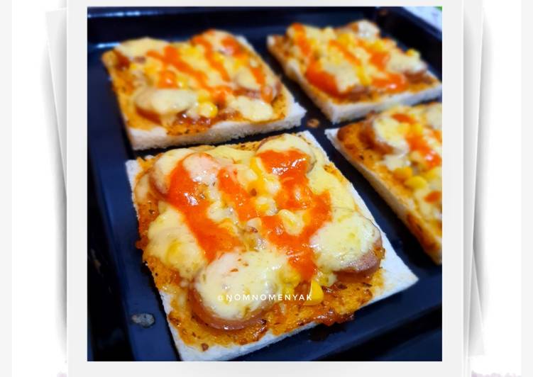Bread Pizza (Roti Pizza)