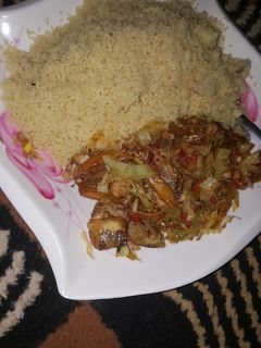 Cuscus da miyar veggies ainihin hoton girkin