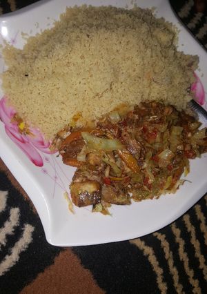 Cuscus da miyar veggies ainihin hoton girkin