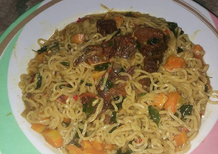 Recipe of Super Quick Indomie noodles with veggies and maringa(zogala)