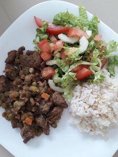 Una foto de Carne guisada con verduras