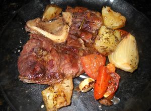 Una foto de Falda, osobuco al horno con verduras