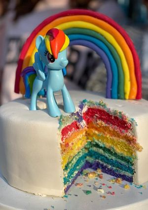 Una foto de Pastel arcoiris 🌈