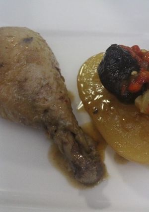 Una foto de Contramuslos con patatas