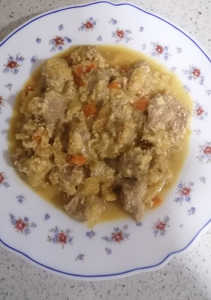 Una foto de Guiso de pavo con manzana