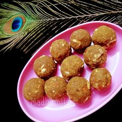 A picture of Green Moong Dal Ladoos.