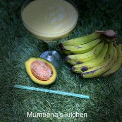 A picture of Banana avocado smoothie.