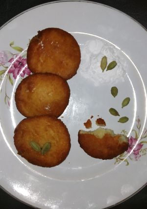 A picture of Meethi tikiya.