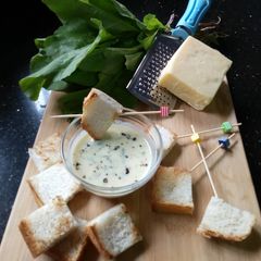A picture of Warm Cheese n Spinach dip.