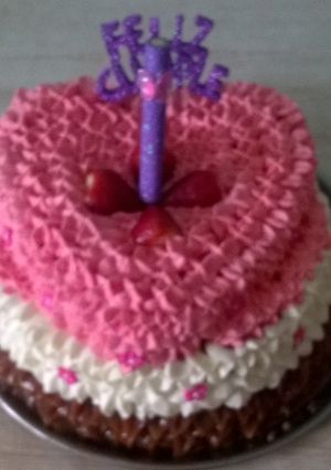 Una foto de Torta de cumple de 3 pisos