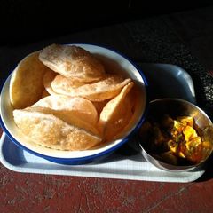 A picture of Luchi/puri.