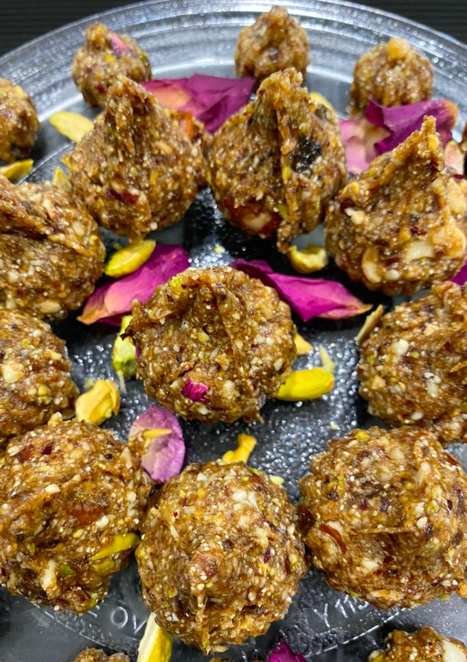 A picture of Dates and nuts Modak.
