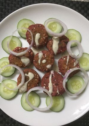 A picture of Beetroot falafal.