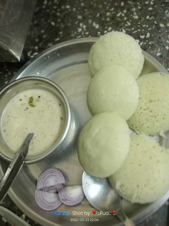 इंस्टेंट सूजी इडली (instant sooji idli recipe in Hindi) रेसिपी मुख्य फोटो