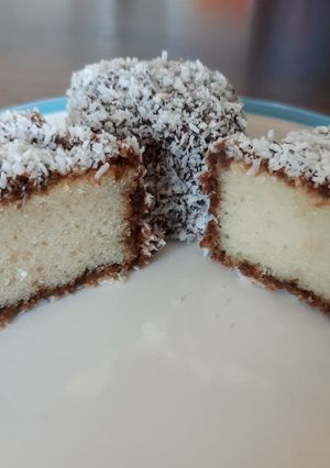 Glutén-, tej-, tojás, kakaómentes kókuszkocka recept fotója