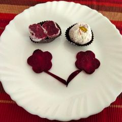 A picture of Super healthy falhari beetroot laddu.