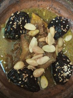 صورة لوصفة طاجين اللحم بالبرقوق (بالخوخ)