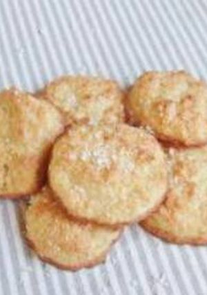 Una foto de Galletas de clara de huevo y coco rallado 🍪