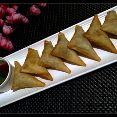 A picture of Cheese Corn Pocket samosa.