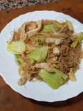 Fideos chinos con gambas y pollo