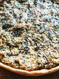 Torta salata di bietole e formaggi con pasta matta all'olio