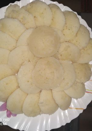 A picture of Idli.