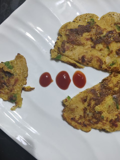 बेसन का चीला (Besan ka cheela recipe in hindi) रेसिपी मुख्य फोटो