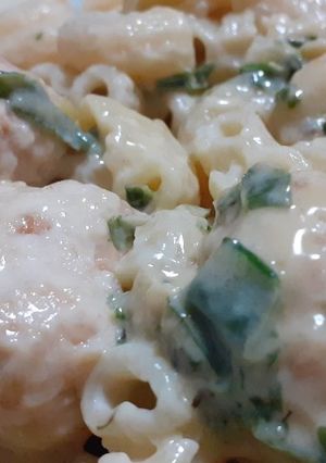 Una foto de Albóndigas de pechuga, con crema de verdeo y queso azul
