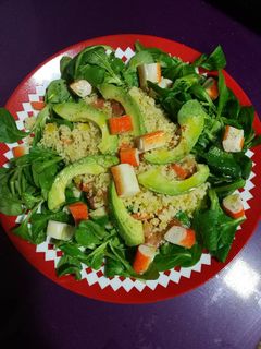 Una foto de Ensalada rápida, con cous cous